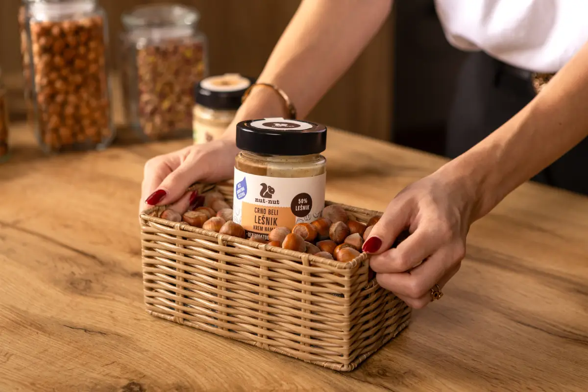 Nut Nut Galerija